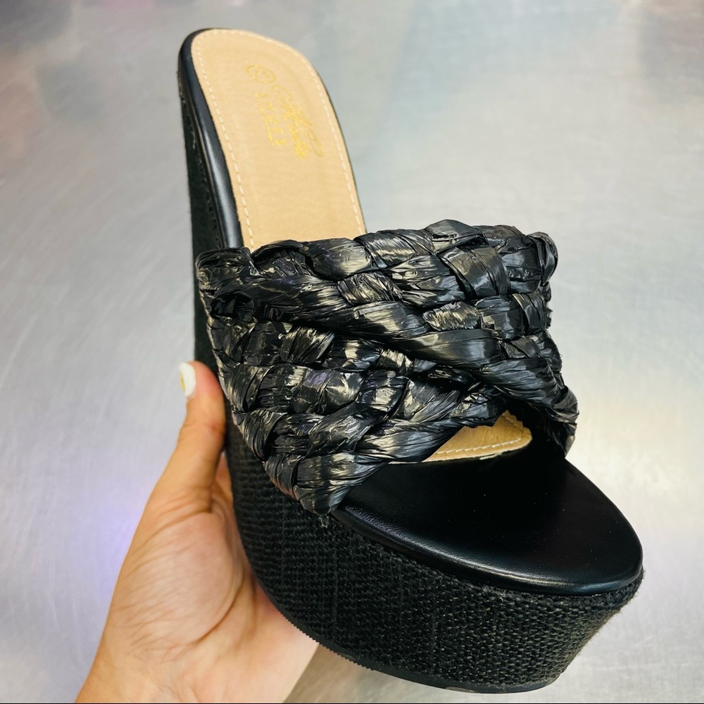 Black woven wedge - Picture 3 of 6